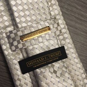 Donald Trump signature tie